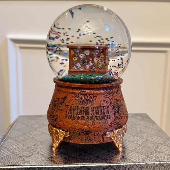 NEW Taylor Swift The Eras Tour Snowglobe - Picture 1 of 6